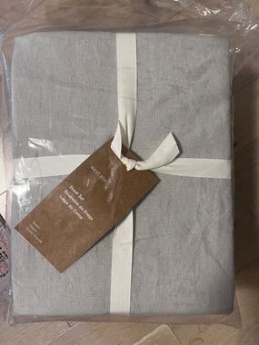 NWT West Elm (Pottery Barn) European Linen Sheet Set QUEEN SIZE Frost Gray